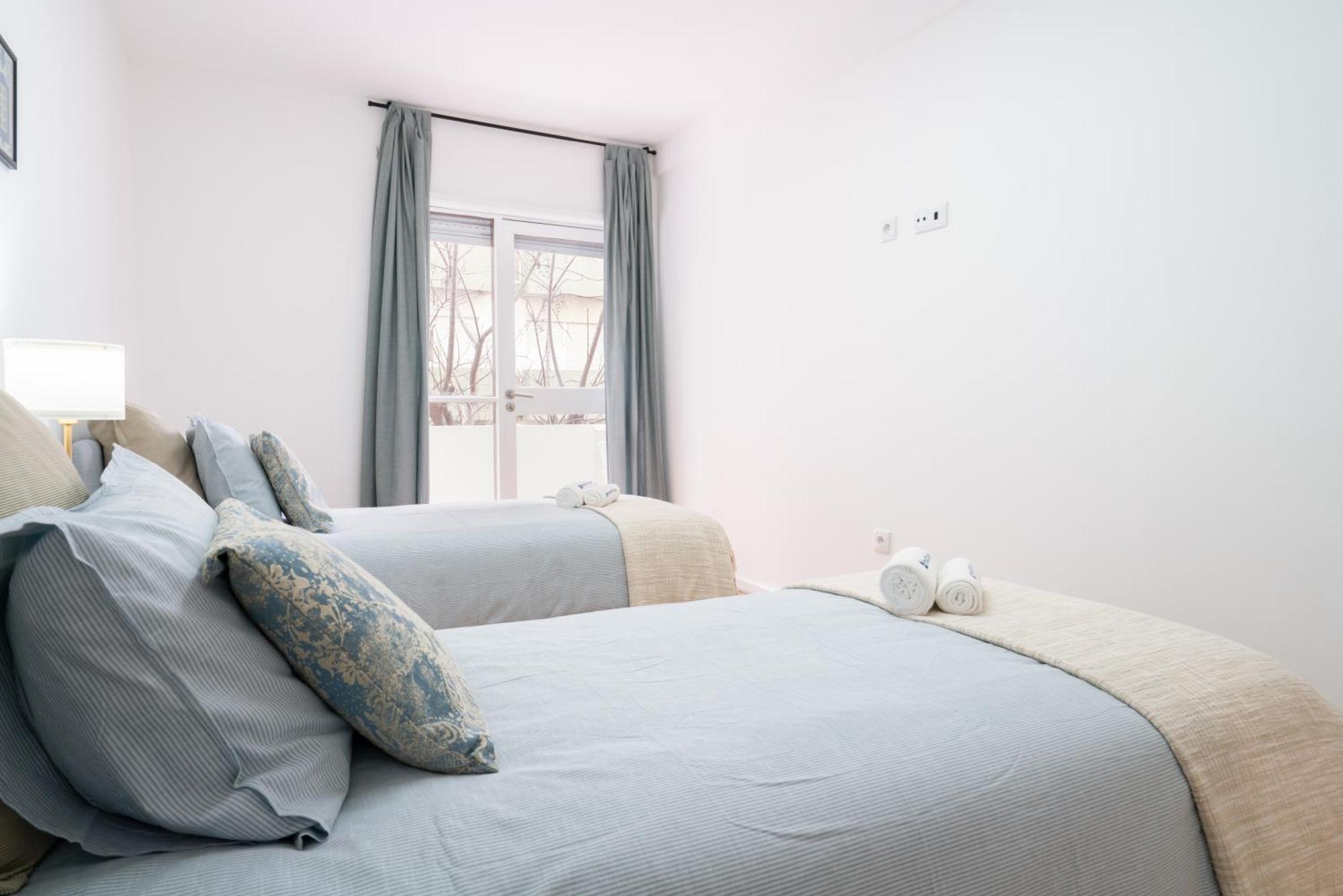 Host Wise - Spacious Fresh Flat W Terrace - Near Sea Espinho  Bagian luar foto